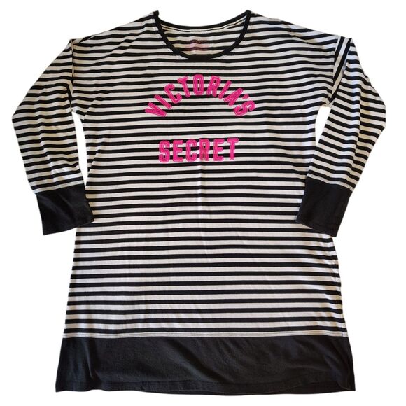 Neuf ! Ensemble Tenue Logo VICTORIA SECRET ROSE T-shirt Et Leggings X-petit Neuf ! Ensemble Tenue Logo VICTORIA SECRET ROSE T-shirt Et Leggings X-petit